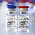 Панацея или угроза? Что известно о российской вакцине от COVID-19