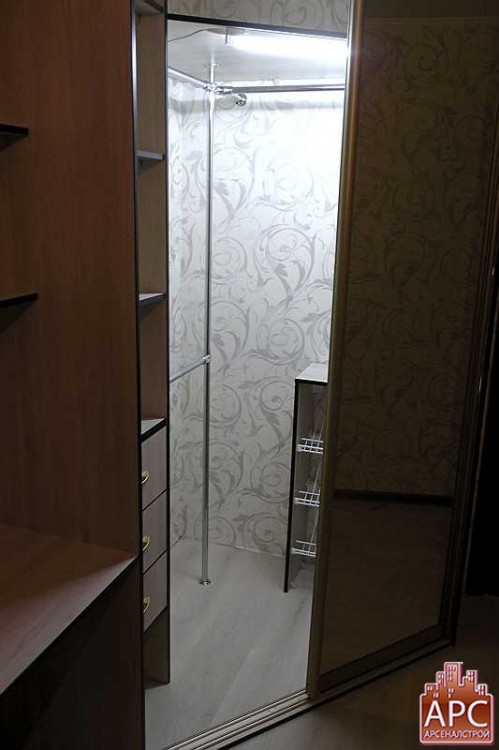 двустворчатый шкаф для одежды