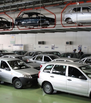 Автомобили на конвейере