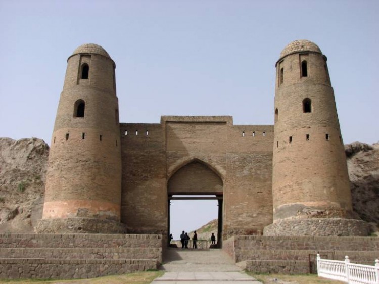 В Таджикистане приступают к изготовлению часов из серебра, стоимостью $600 тыс.