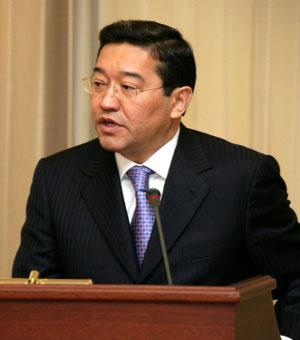 Серик Ахметов