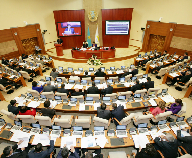 В Мажилисе Парламент РК