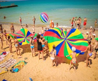 Дети на пляже