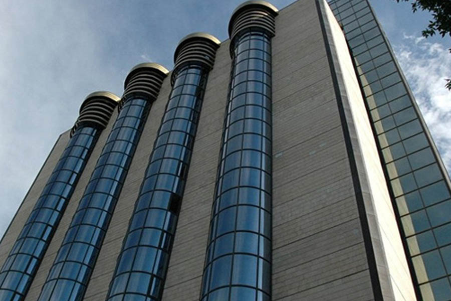 Узбекистан вводит в обращение банкноту в 100 тысяч сом