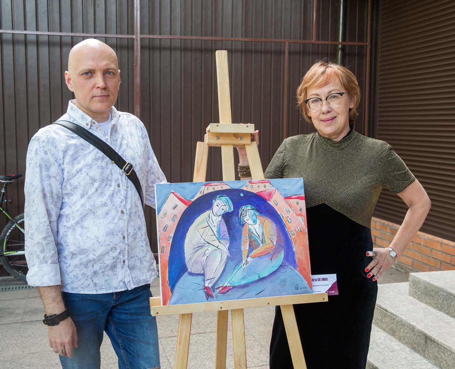 Алматинская журналистка начала рисовать пальцами и достигла успеха