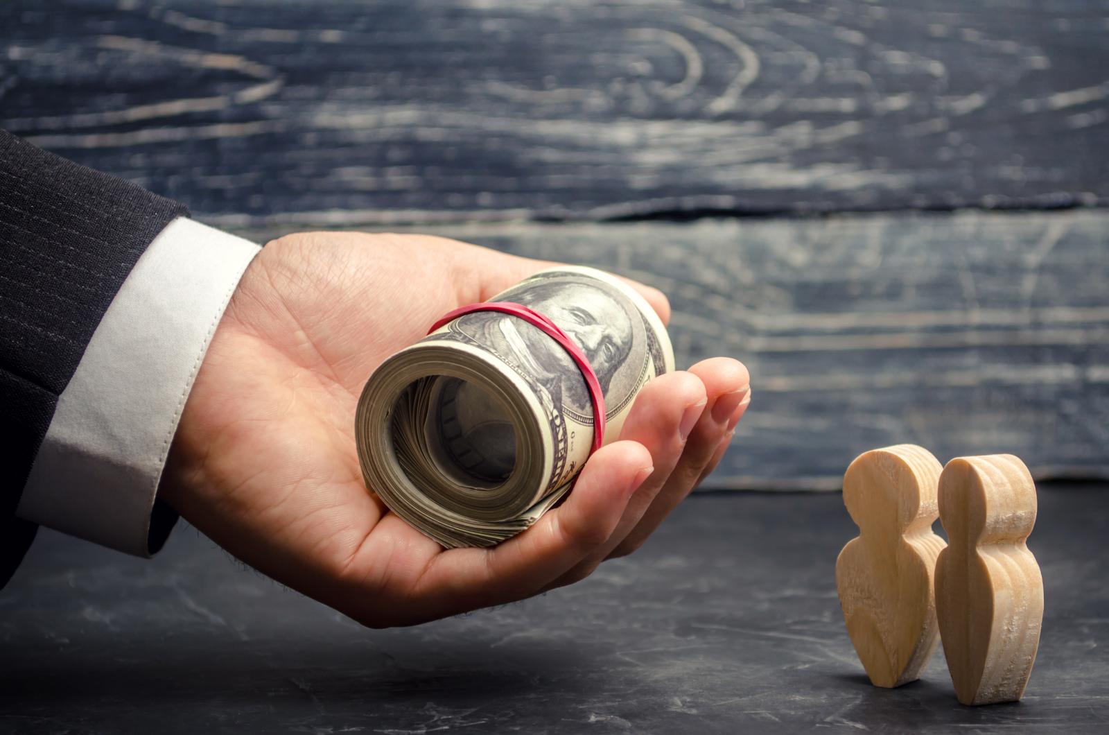 Президент Казахстана поручил обуздать ростовщиков