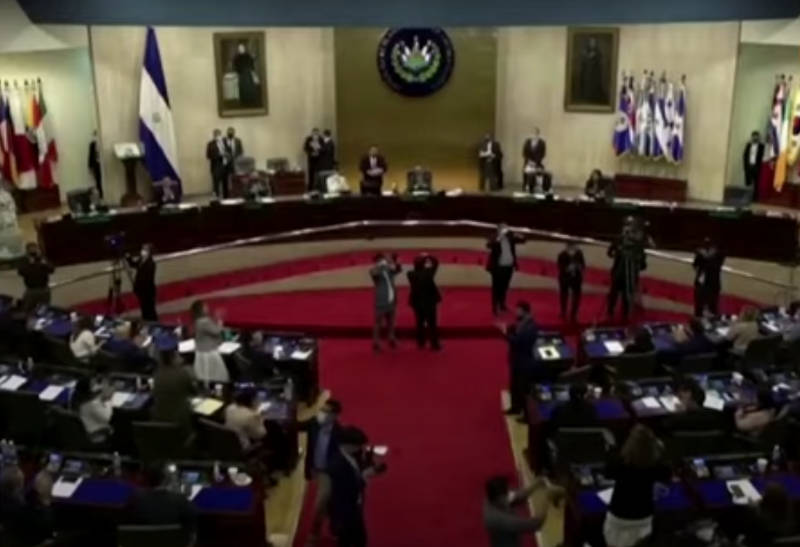 Биткоин впервые в мире признали официальным платежным средством