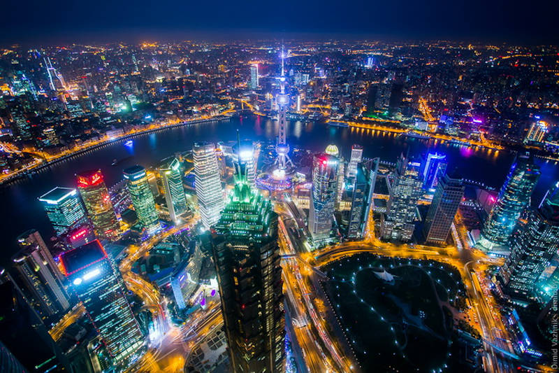 Жители Шанхая, запертые на карантин, вынуждены воровать продукты