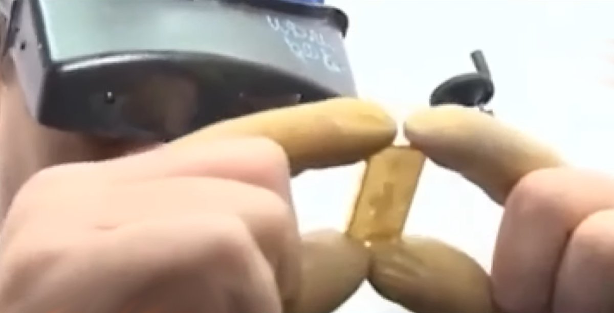 Исторический рекорд: цена золота достигла 3000 долларов