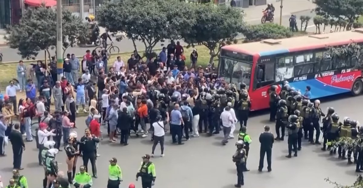 Водители Лимы объявили забастовку из-за роста нападений и грабежей